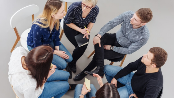 Jak rozwijać dzielenie się wiedzą i zaangażowanie pracowników?